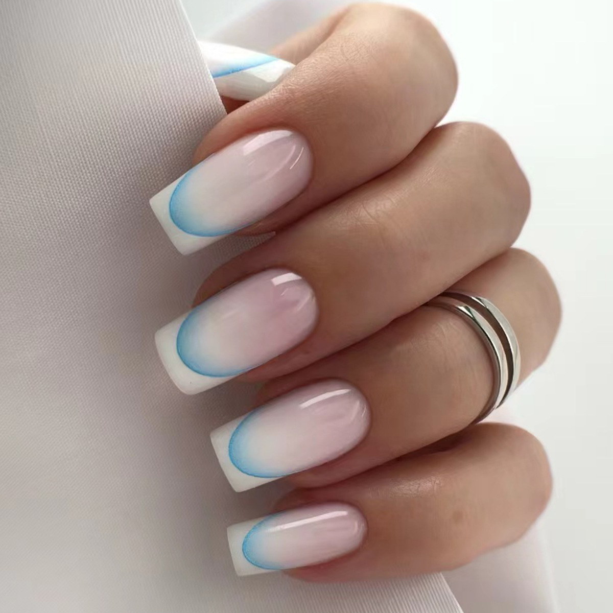 24 stuks afgewerkte nepnagels  - Nail Art Red recensie en prijs