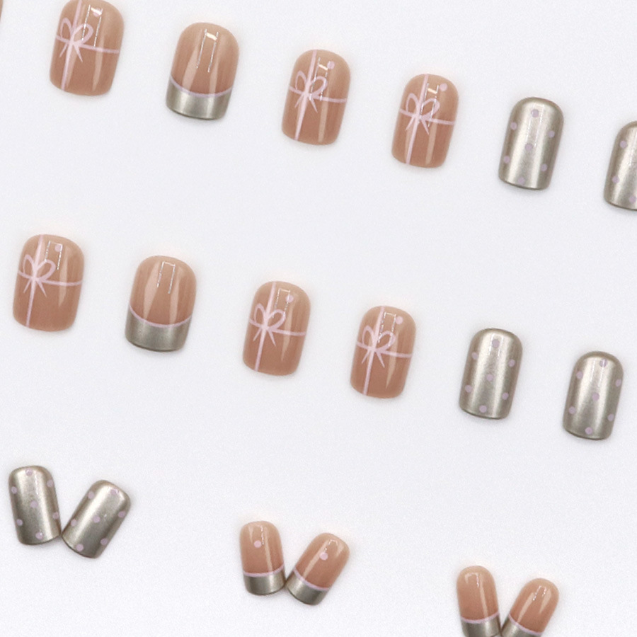 Korte vierkante nepnagels voor - Nail Art Red recensie en prijs